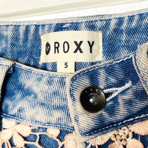 Roxy | High Waist Floral Lace Acid Wash Shorts 5 - Picture 4 of 5